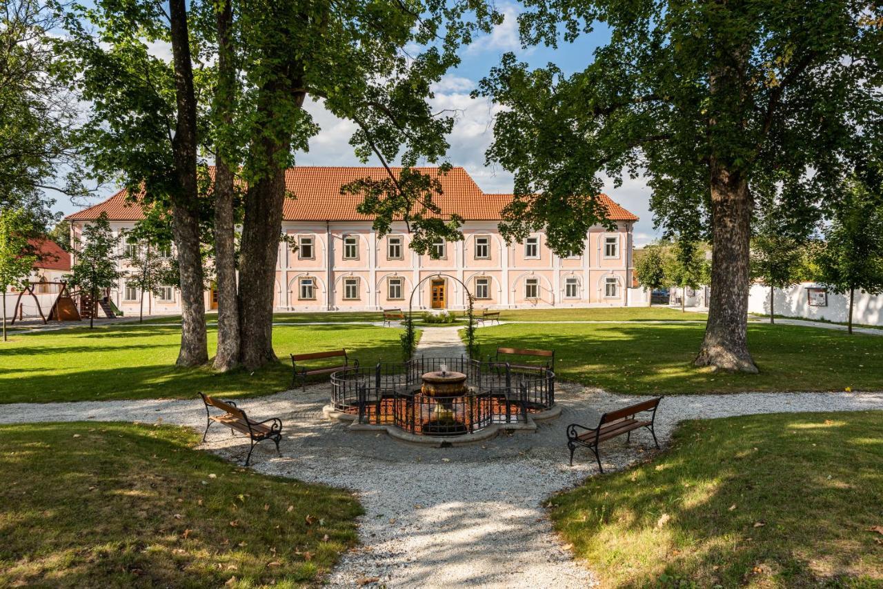 Zamek Hradek U Susice Hotel Exterior photo